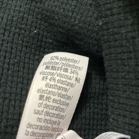 Victoria’s Secret | Short Black Raglan Sleeve Knit Top - Picture 6 of 9